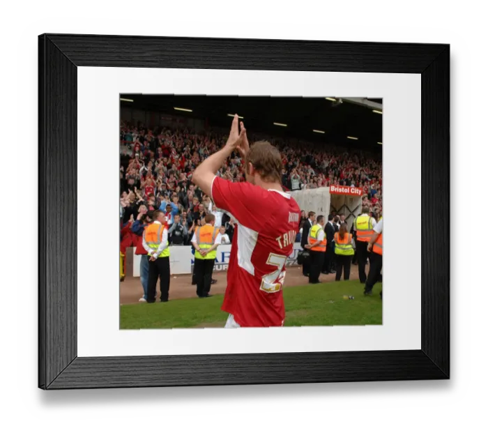 Framed Print : Lee Trundle Framed Print : Lee Trundle