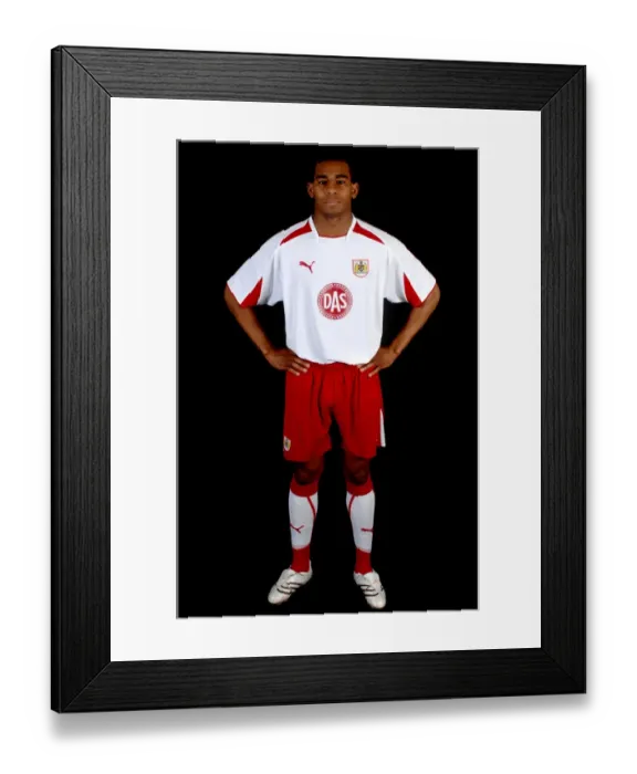 Framed Print : New Kit. Bristol City Portraits: New Kit