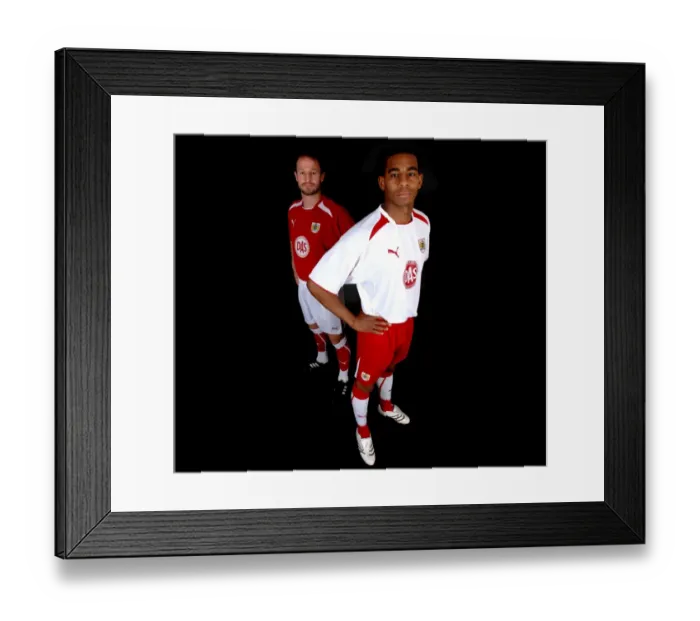 Framed Print : Bristol City FC: New Kit Unveiling - Team Portraits Framed Print : Bristol City FC: New Kit Unveiling - Team Portraits