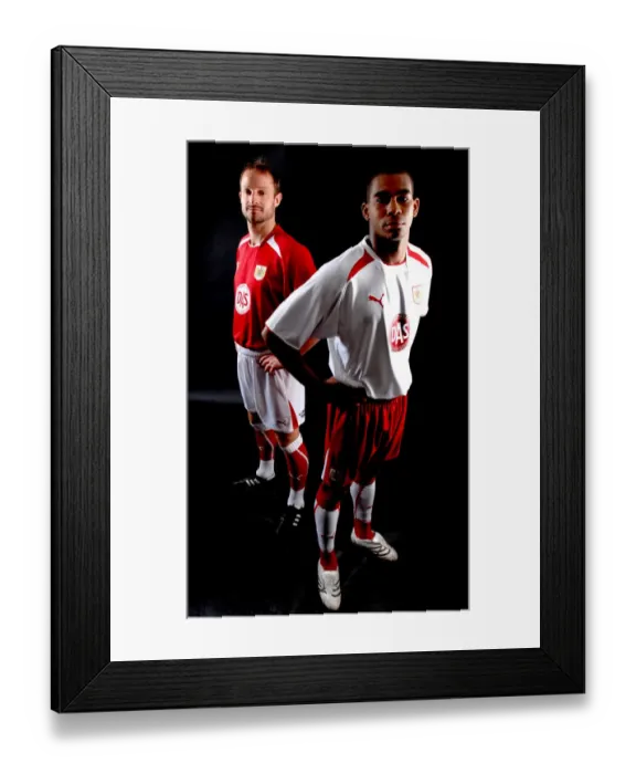 Framed Print : Bristol City FC: New Kit Reveal - Team Portraits Framed Print : Bristol City FC: New Kit Reveal - Team Portraits