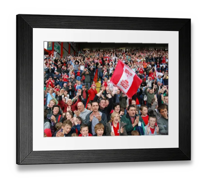 Framed Print : Passionate Bristol City FC Fans in Action Framed Print : Passionate Bristol City FC Fans in Action
