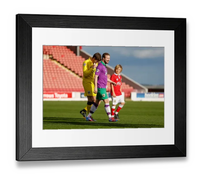 Framed Print : Bristol City Football Club: Frank Fielding and Wade Elliott Leading the Team Out at Oakwell Stadium against Barnsley, 25th October 2014 Framed Print : Bristol City Football Club: Frank Fielding and Wade Elliott Leading the Team Out at Oakwell Stadium against Barnsley, 25th October 2014