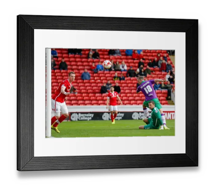 Framed Print : Bristol City's Aaron Wilbraham Narrowly Misses Header Goal Against Barnsley Framed Print : Bristol City's Aaron Wilbraham Narrowly Misses Header Goal Against Barnsley