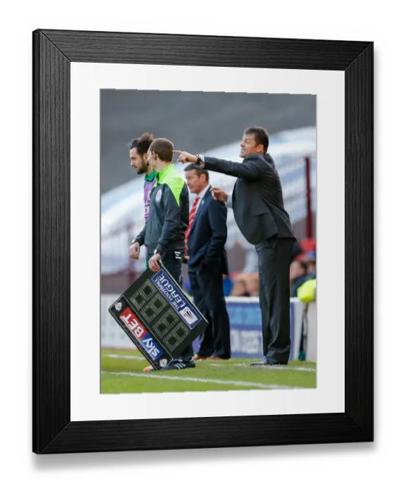 Framed Print : Steve Cotterill Leads Bristol City at Oakwell Stadium, 25th October 2014