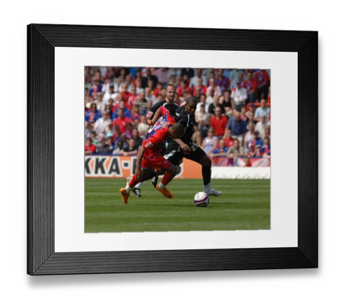 Framed Print : Bristol City vs Crystal Palace: Play-Off Semifinal First Leg - Season 07-08