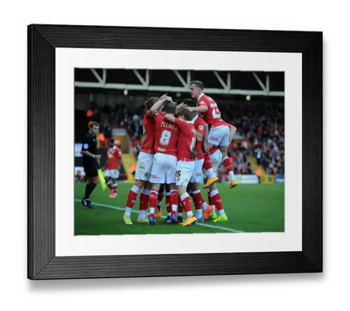 Framed Print : Bristol City's Kieran Agard: Thrilling Goal Celebration vs Oldham Athletic (November 2014) Framed Print : Bristol City's Kieran Agard: Thrilling Goal Celebration vs Oldham Athletic (November 2014)