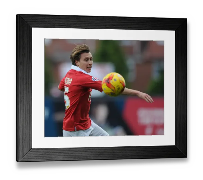 Framed Print : Luke Freeman in Action: Bristol City vs Oldham Athletic, November 2014 Framed Print : Luke Freeman in Action: Bristol City vs Oldham Athletic, November 2014