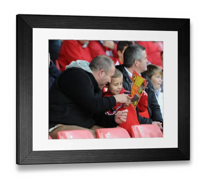 Framed Print : The Thrill of the Game: Bristol City vs Oldham Athletic at Ashton Gate, November 2014 Framed Print : The Thrill of the Game: Bristol City vs Oldham Athletic at Ashton Gate, November 2014