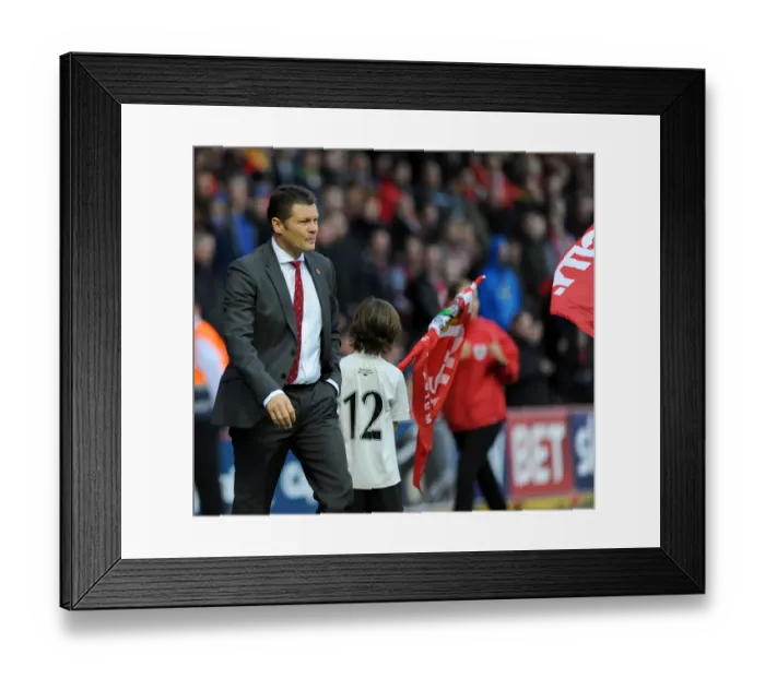 Framed Print : Steve Cotterill Leads Bristol City Against Oldham at Ashton Gate, 01 / 11 / 2014 Framed Print : Steve Cotterill Leads Bristol City Against Oldham at Ashton Gate, 01 / 11 / 2014