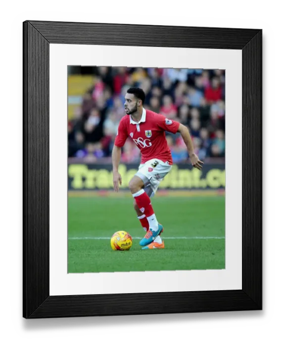 Framed Print : Bristol City's Derrick Williams in Action against Oldham Athletic (November 2014) Framed Print : Bristol City's Derrick Williams in Action against Oldham Athletic (November 2014)