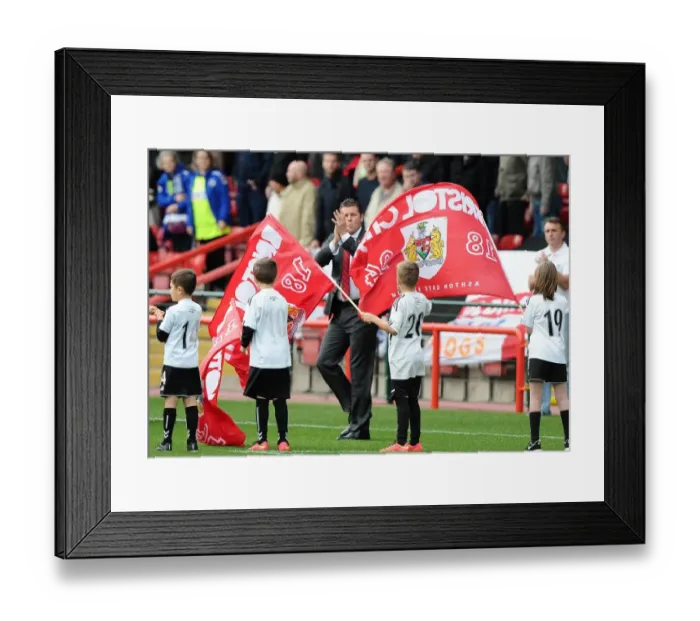 Framed Print : Steve Cotterill Leads Bristol City in Sky Bet League One Match Against Oldham Athletic Framed Print : Steve Cotterill Leads Bristol City in Sky Bet League One Match Against Oldham Athletic