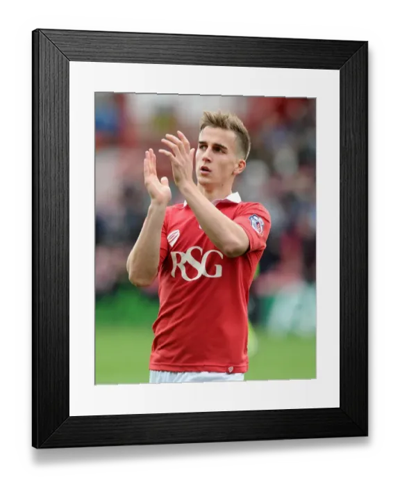 Framed Print : Bristol City's Joe Bryan in Action at Ashton Gate, November 2014 Framed Print : Bristol City's Joe Bryan in Action at Ashton Gate, November 2014