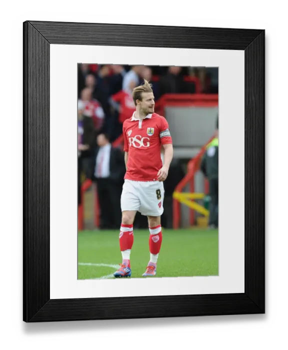 Framed Print : Wade Elliott in Action: Bristol City vs Oldham Athletic, Sky Bet League One, November 2014 Framed Print : Wade Elliott in Action: Bristol City vs Oldham Athletic, Sky Bet League One, November 2014