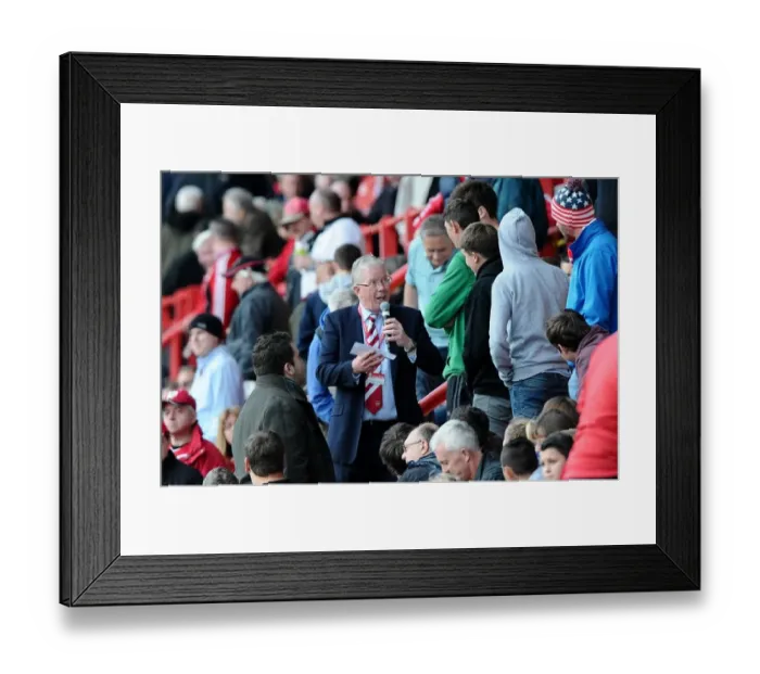 Framed Print : Bristol City vs Oldham Athletic: A Football Rivalry in Sky Bet League One at Ashton Gate - November 2014
