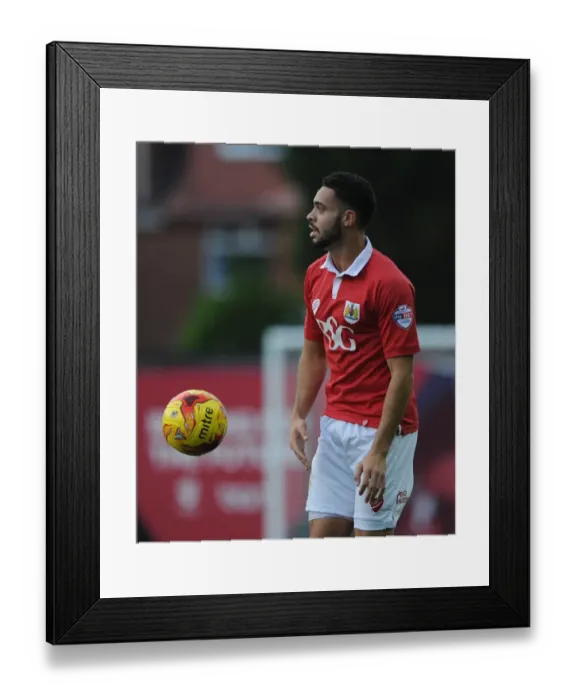 Framed Print : Bristol City's Derrick Williams in Action during Bristol City vs Oldham Athletic, November 2014 Framed Print : Bristol City's Derrick Williams in Action during Bristol City vs Oldham Athletic, November 2014