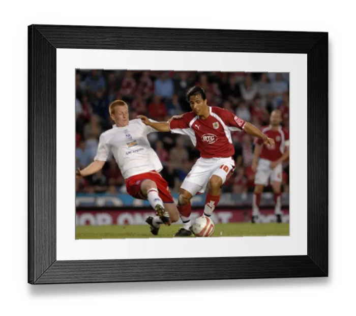 Framed Print : Play-Off Drama: Nick Carle in Action - Bristol City vs. Crystal Palace