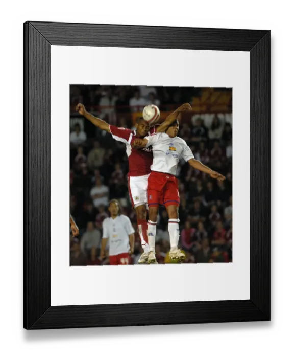 Framed Print : Marvin Elliott: Moment of Determination in the Play-Off Clash between Bristol City and Crystal Palace