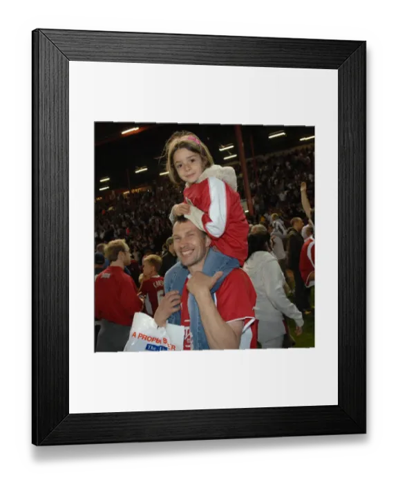 Framed Print : Play-Off Showdown: Bristol City vs. Crystal Palace - Season 07-08 Framed Print : Play-Off Showdown: Bristol City vs. Crystal Palace - Season 07-08
