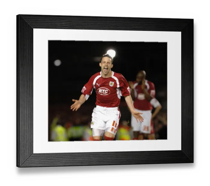 Framed Print : Michael McIndoe in Action: Bristol City vs Crystal Palace - Play Off Drama Framed Print : Michael McIndoe in Action: Bristol City vs Crystal Palace - Play Off Drama