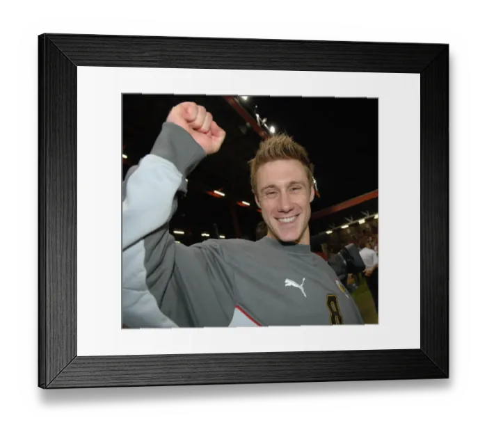Framed Print : David Noble's Unyielding Spirit: The Epic Showdown - Bristol City vs Crystal Palace in the Play-Offs