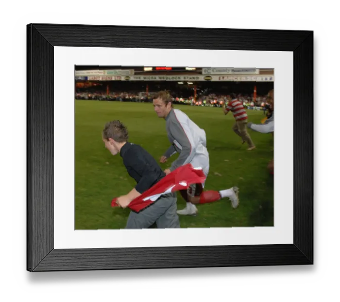 Framed Print : Play-Off Drama: Lee Trundle's Thrilling Performance for Bristol City vs. Crystal Palace Framed Print : Play-Off Drama: Lee Trundle's Thrilling Performance for Bristol City vs. Crystal Palace