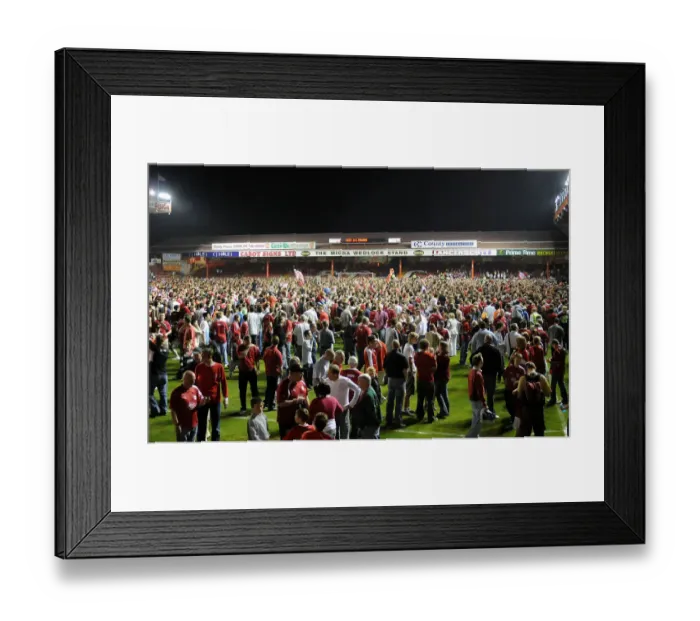 Framed Print : The Dramatic 2007-08 Play-Off Showdown: Bristol City vs. Crystal Palace