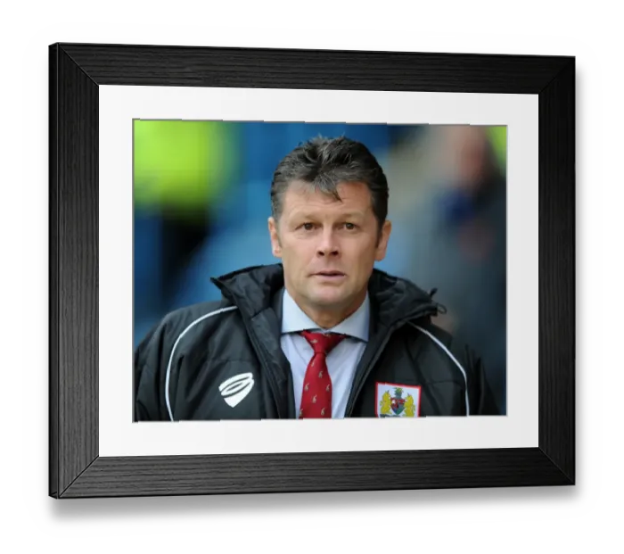 Framed Print : Steve Cotterill Leads Bristol City in FA Cup Battle at Gillingham, November 2014