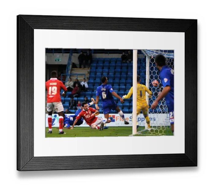 Framed Print : Bristol City's Greg Cunningham Scores the FA Cup-Winning Goal Framed Print : Bristol City's Greg Cunningham Scores the FA Cup-Winning Goal