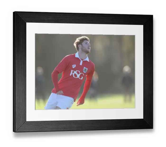 Framed Print : Bristol City's Wes Burns in Action at Training