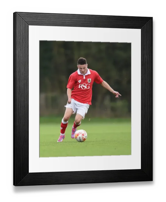 Framed Print : Bristol City vs Millwall: Liam Walsh in Action at Failand Training Ground, 10 / 11 / 2014