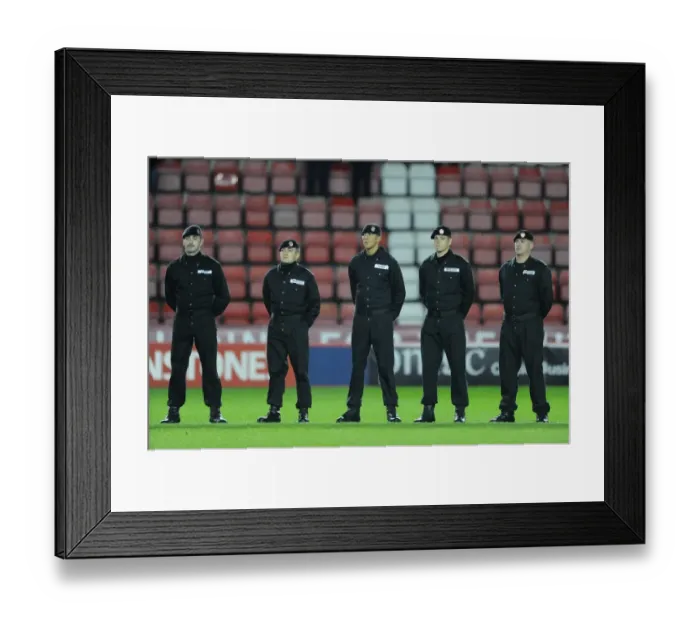 Framed Print : Intense Moment at Ashton Gate: Bristol City vs AFC Wimbledon in Johnstone's Paint Trophy