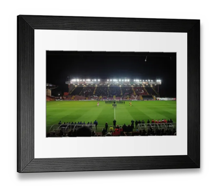 Framed Print : Bristol City vs AFC Wimbledon in Johnstone's Paint Trophy Clash at Ashton Gate