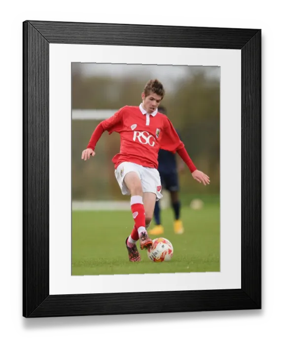 Framed Print : Bristol City's Tom Fry in Action against Millwall U21s, 10 / 11 / 2014 Framed Print : Bristol City's Tom Fry in Action against Millwall U21s, 10 / 11 / 2014