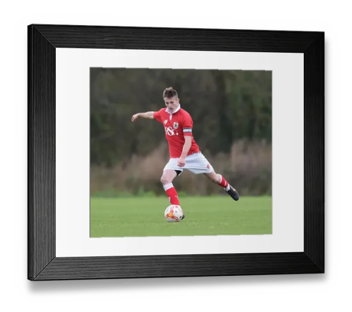 Framed Print : Bristol City vs Millwall: Billy Murphy in Action Framed Print : Bristol City vs Millwall: Billy Murphy in Action
