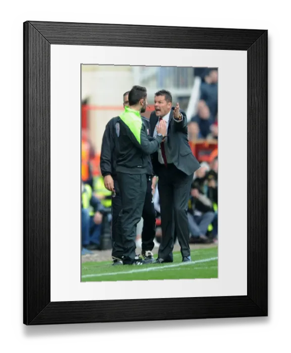 Framed Print : Steve Cotterill Argues with Fourth Official After Wade Elliott Red Card in Swindon Town vs. Bristol City Framed Print : Steve Cotterill Argues with Fourth Official After Wade Elliott Red Card in Swindon Town vs. Bristol City
