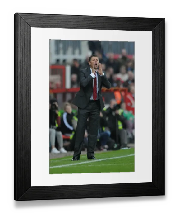 Framed Print : Swindon Town vs. Bristol City: Clash in Sky Bet League One, 15th November 2014 Framed Print : Swindon Town vs. Bristol City: Clash in Sky Bet League One, 15th November 2014