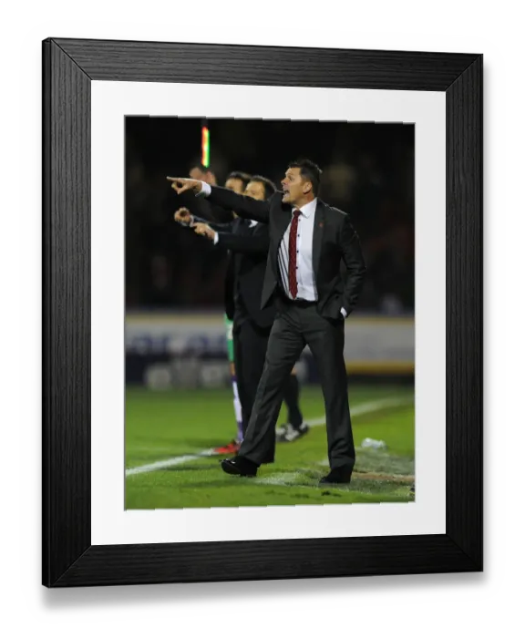 Framed Print : Steve Cotterill Leads Bristol City at Swindon Town, November 15, 2014 Framed Print : Steve Cotterill Leads Bristol City at Swindon Town, November 15, 2014