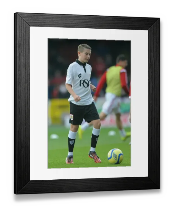 Framed Print : The Clash: Swindon Town vs. Bristol City, Sky Bet League One, November 15, 2014 - A Football Rivalry at The County Ground Framed Print : The Clash: Swindon Town vs. Bristol City, Sky Bet League One, November 15, 2014 - A Football Rivalry at The County Ground