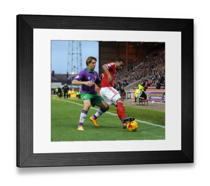 Framed Print : Bristol City's Luke Freeman Chases Down Swindon Town's Nathan Byrne in Sky Bet League One Clash
