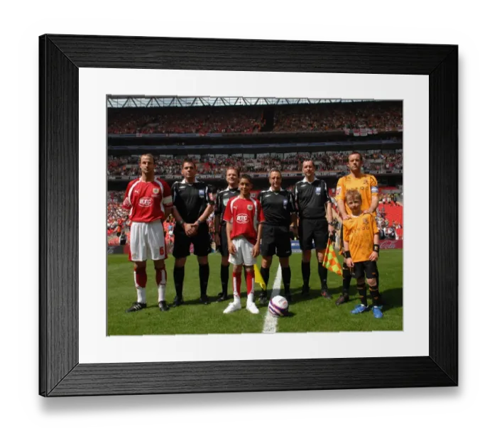 Framed Print : Bristol City FC's Thrilling Championship Play-Off Victory - Season 07-08: Play Off Final Framed Print : Bristol City FC's Thrilling Championship Play-Off Victory - Season 07-08: Play Off Final