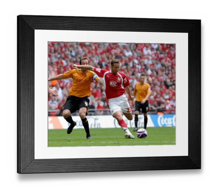 Framed Print : Bristol City's Lee Trundle: Celebrating Play-Off Final Glory Framed Print : Bristol City's Lee Trundle: Celebrating Play-Off Final Glory