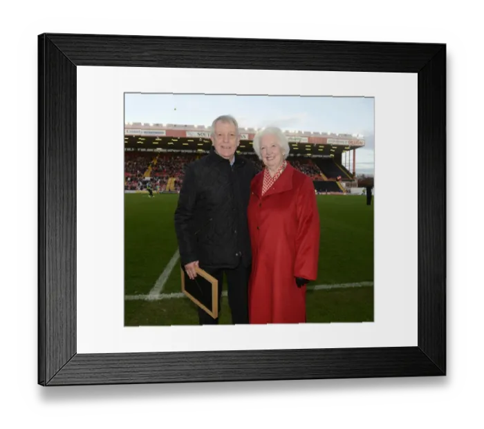 Framed Print : Bristol City vs Preston North End: A Football Rivalry in Sky Bet League One at Ashton Gate - November 2014
