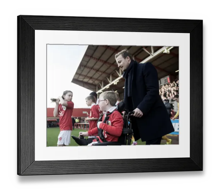 Framed Print : Bristol City: Oskar Pycroft and Wade Elliott Leading the Team at Ashton Gate - Sky Bet League One Match Against Preston North End Framed Print : Bristol City: Oskar Pycroft and Wade Elliott Leading the Team at Ashton Gate - Sky Bet League One Match Against Preston North End
