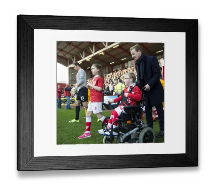 Framed Print : Bristol City: Pycroft and Elliott Leading the Team Out at Ashton Gate - Sky Bet League One, November 2014 Framed Print : Bristol City: Pycroft and Elliott Leading the Team Out at Ashton Gate - Sky Bet League One, November 2014