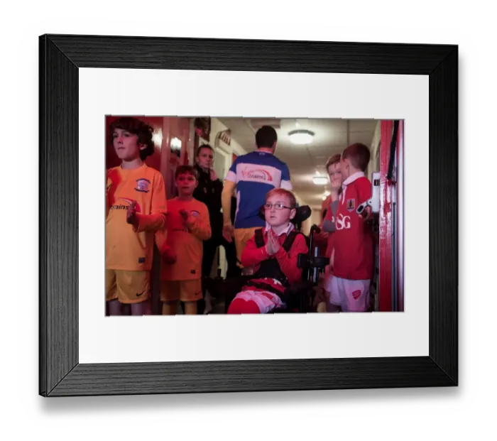 Framed Print : Oskar Pycroft Leads Bristol City FC in Sky Bet League One Match Against Preston North End (November 2014) Framed Print : Oskar Pycroft Leads Bristol City FC in Sky Bet League One Match Against Preston North End (November 2014)