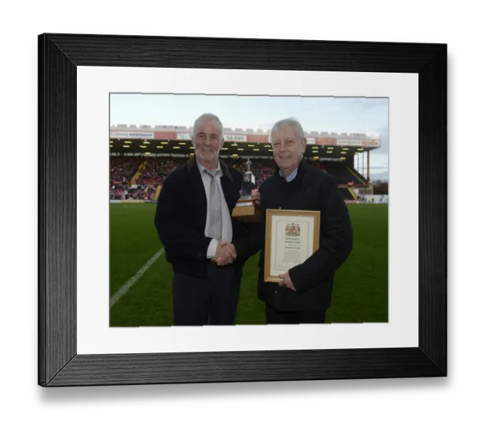 Framed Print : Bristol City vs Preston North End Clash in Sky Bet League One at Ashton Gate (November 2014)