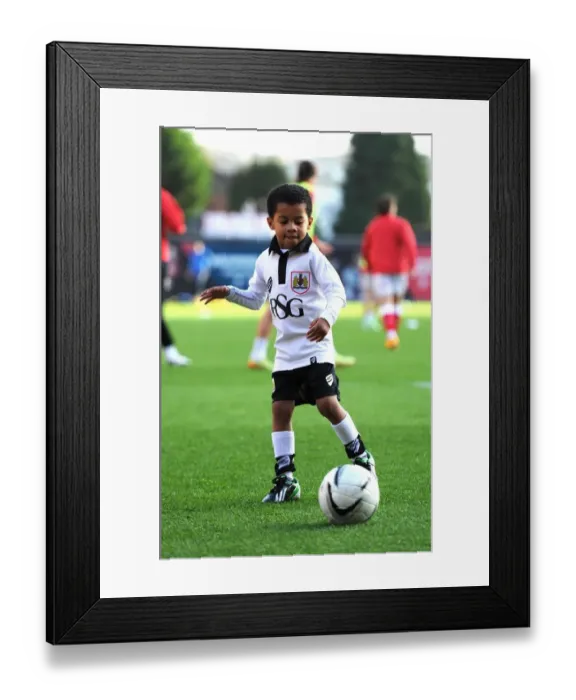 Framed Print : Battling in League One: Bristol City vs Preston North End at Ashton Gate Stadium (November 2014)