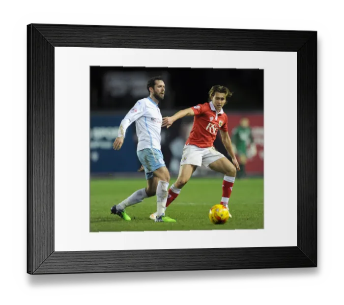 Framed Print : Bristol City vs Coventry City: Luke Freeman Closes In Framed Print : Bristol City vs Coventry City: Luke Freeman Closes In