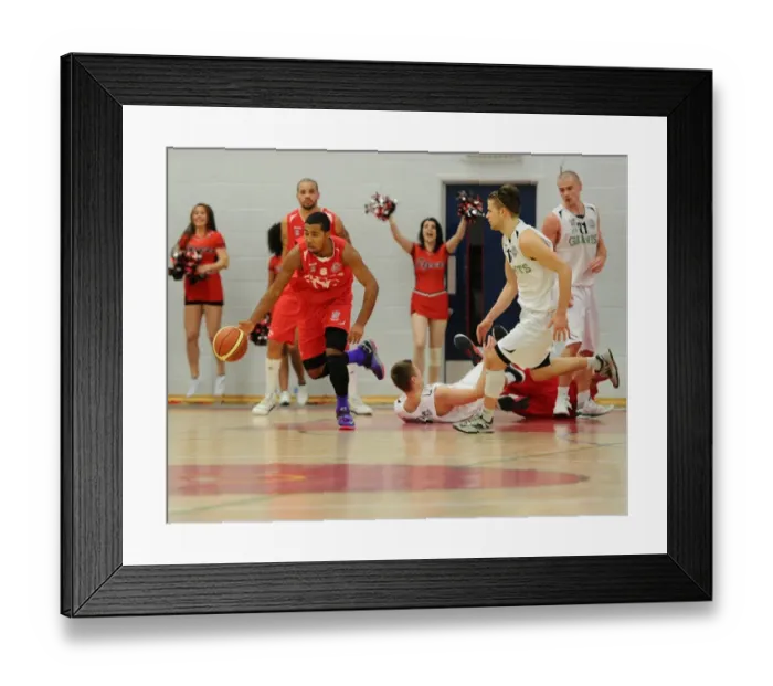 Framed Print : Bristol Flyers Dwayne Lautier-Ogunleye Breaks Free Against Manchester Giants Framed Print : Bristol Flyers Dwayne Lautier-Ogunleye Breaks Free Against Manchester Giants