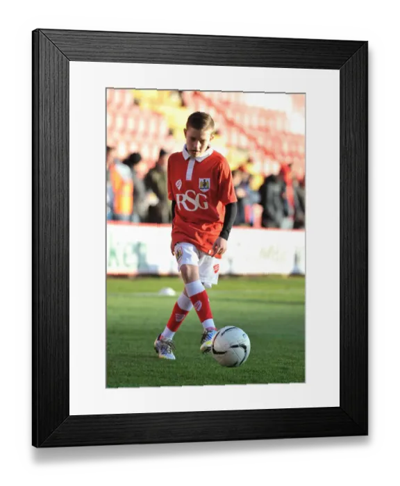 Framed Print : Football Rivalry: Bristol City vs Crawley Town at Ashton Gate - December 13, 2014 (Sky Bet League One) Framed Print : Football Rivalry: Bristol City vs Crawley Town at Ashton Gate - December 13, 2014 (Sky Bet League One)